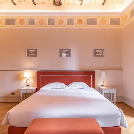 Casa Isolani Piazza Maggiore-2